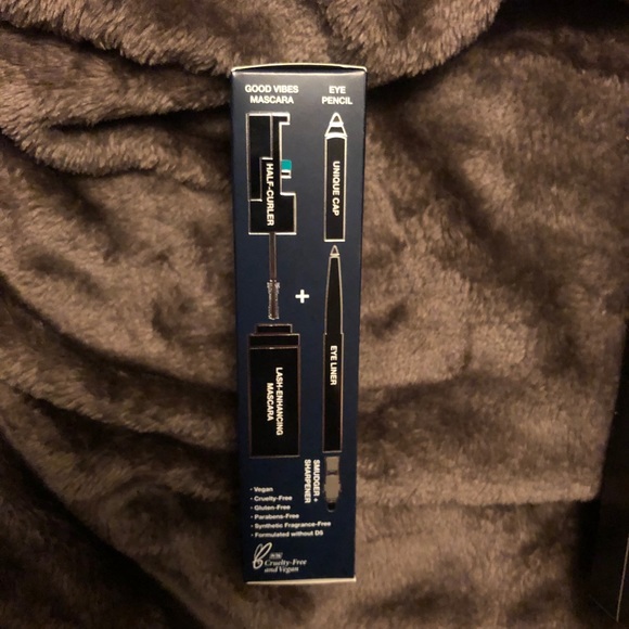 Boxy Charm Valentines Makeup Bundle - Picture 9 of 11